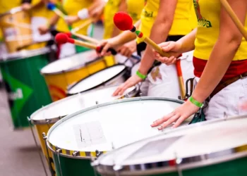 Bloco Axé Saudade celebra o Dia do Surdo com apresentação especial neste sábado.