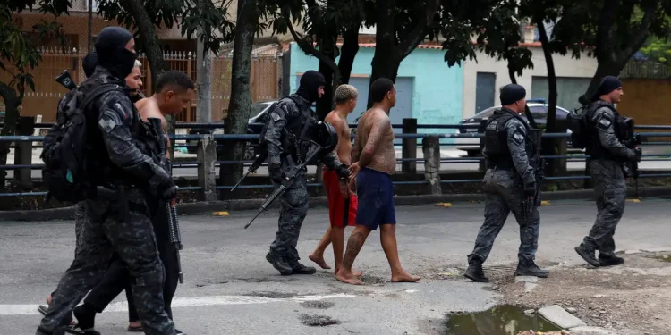 Megaoperação no Rio deixa mais de 60 mortos e acende alerta sobre reflexos da violência em Minas Gerais.