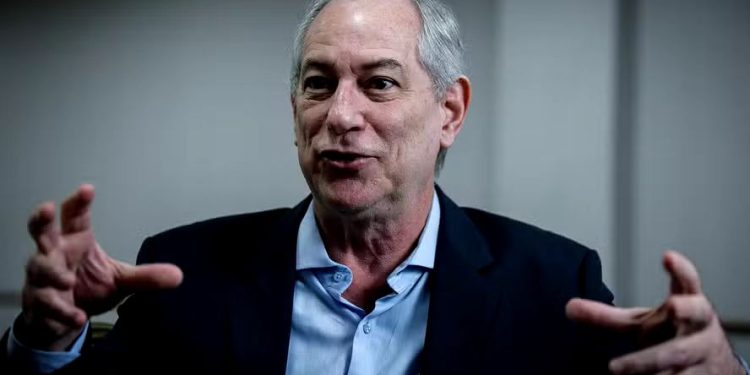 Ciro Gomes confirma filiação ao PSDB e mira Governo do Ceará em 2026.