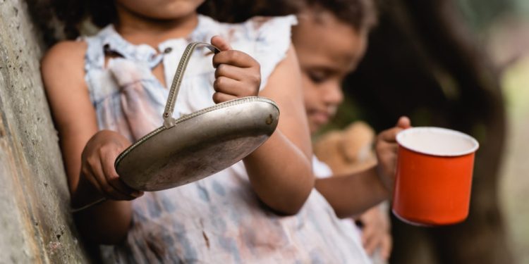 Mais de 4,5 milhões de mineiros vivem algum grau de insegurança alimentar, aponta IBGE