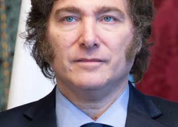 Milei surpreende e consolida força política com vitória nas eleições legislativas na Argentina.