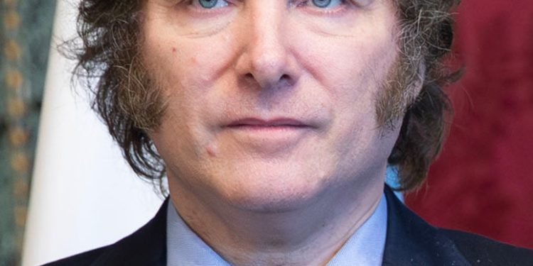 Milei surpreende e consolida força política com vitória nas eleições legislativas na Argentina.