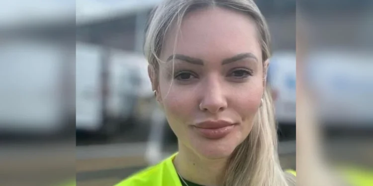 Brasileira é morta a facadas pelo ex-companheiro na Itália; suspeito tinha histórico de violência.