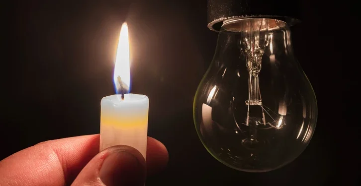 Incêndio em subestação no Paraná paralisa sistema elétrico de Minas Gerais.