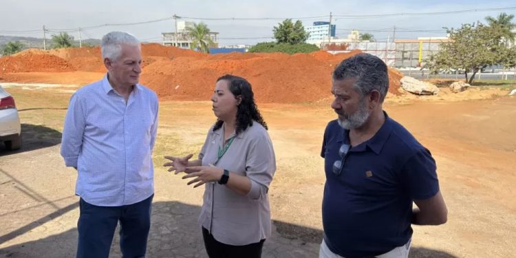 Projeto de Caio Valace para federalizar Hospital Regional recebe apoio de Rogério Correia e do ministro, mas prefeito descarta proposta